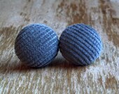 Fabric button earrings Strike a corduroy