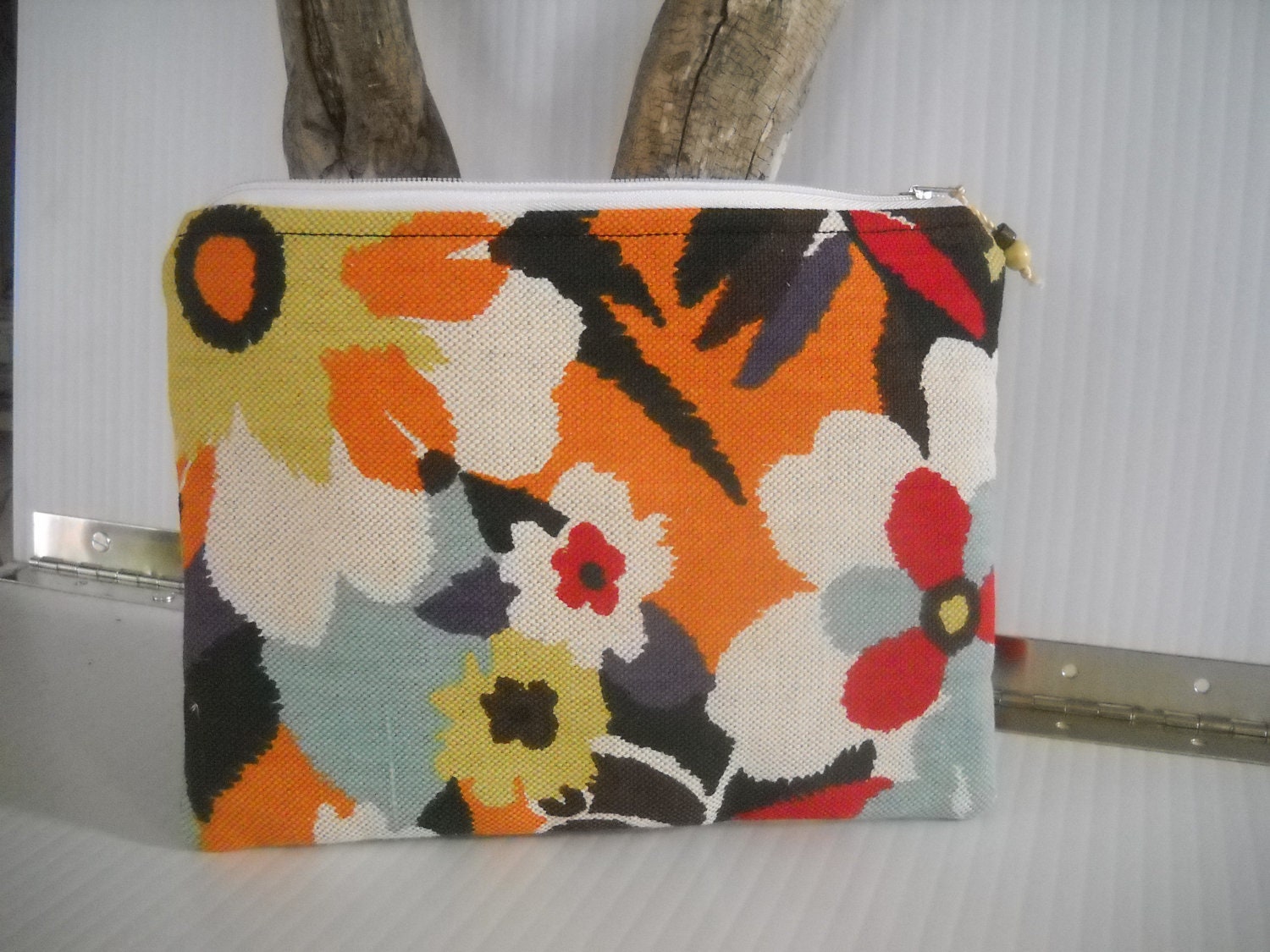 Beautiful  Pouch -10.5x8h-- ref jo43s