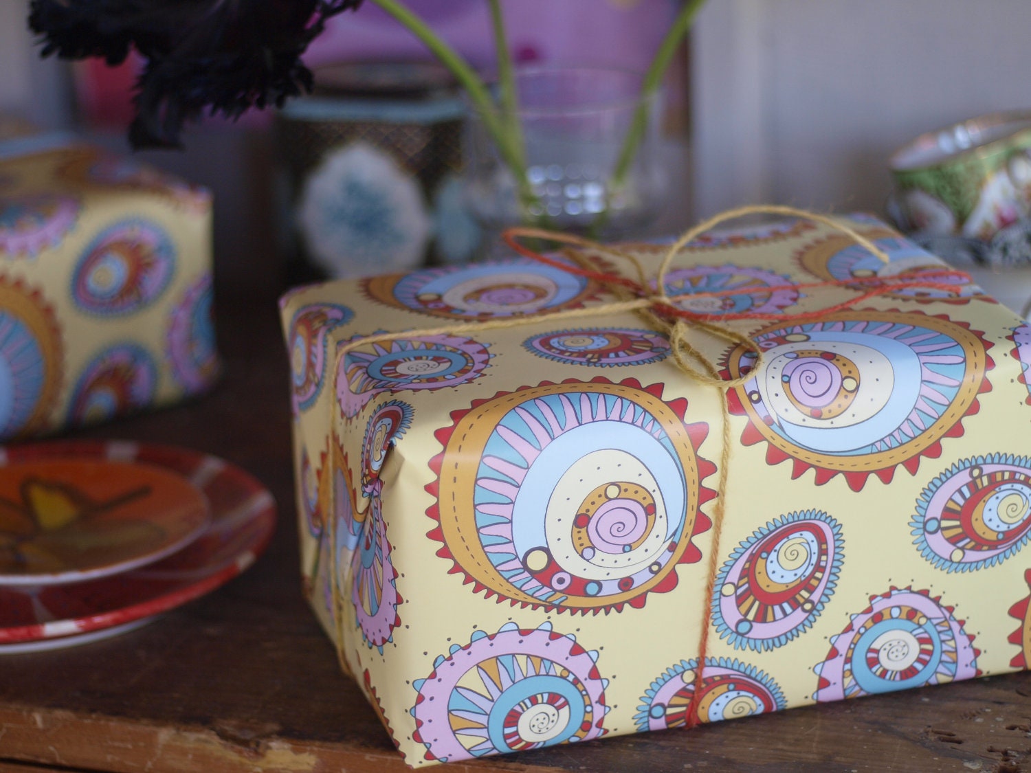 Yellow Circus Spiral Wapping paper - unisex