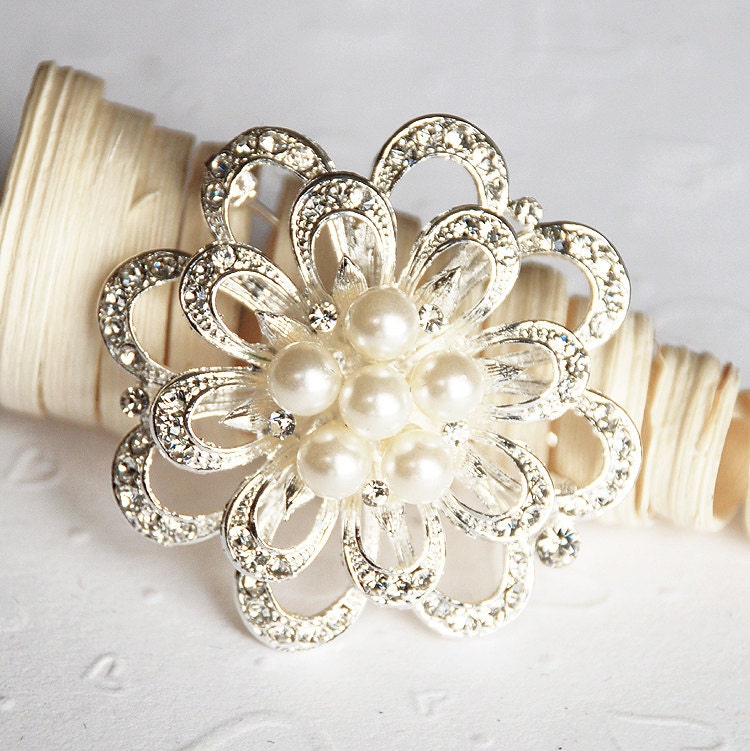 Rhinestone Brooch Embellishment Pearl Crystal Flower Hair Comb Tiara Shoe Clip Wedding Bouquet Brooch Cake Decoration BR056