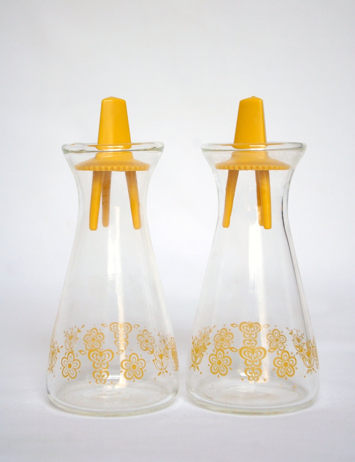 Glass Pyrex Salt and Pepper Shakers by 51VC on Etsy