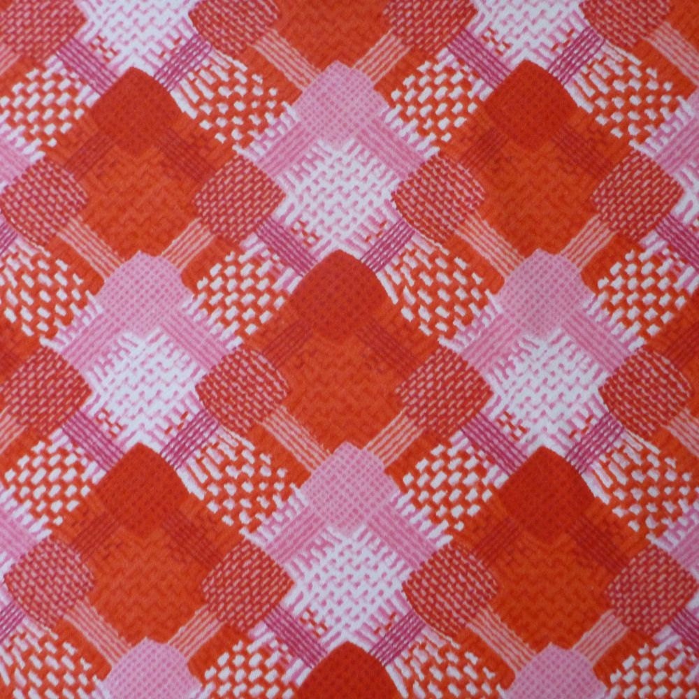 vintage fabric fat quarter (pink and red groovy plaid)
