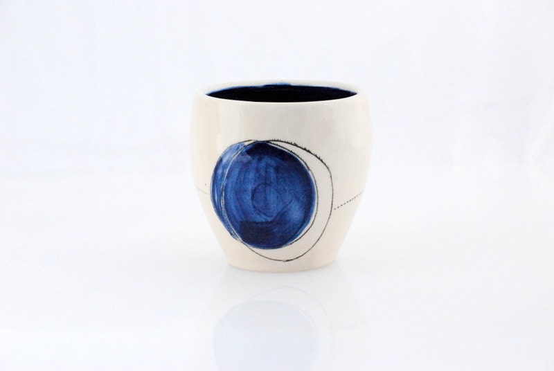 cup tumbler minimal in white and blue - claylicious