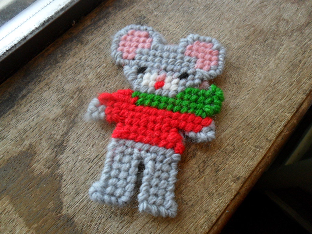 Holiday mouse canvas, christmas ornament (1)