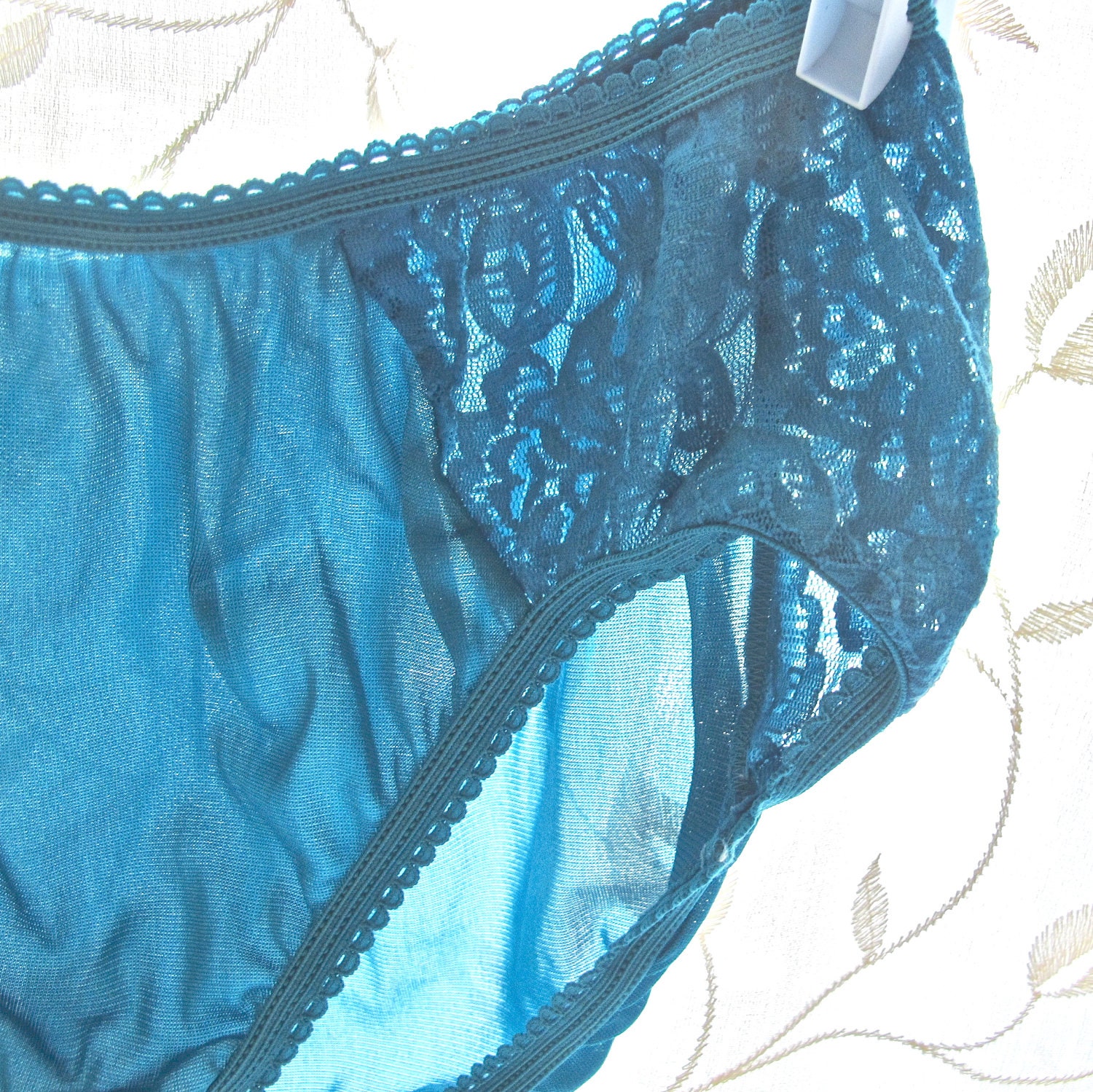 Vintage Maidenform bikini Panties in Teal size 6 by BoudoirBarbie