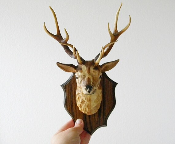 vintage deer wall hanging plastic deer head by thehopetree on Etsy