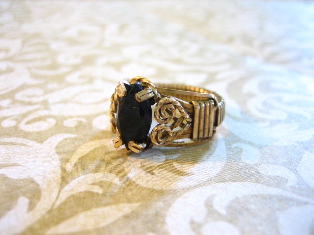 Vintage GF Wire Filigree Ring with Black Onyx