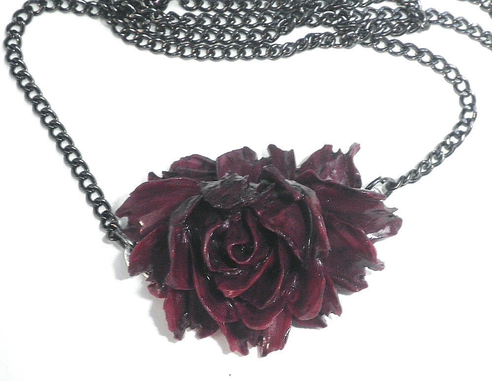 Dark Burgundy Rose Necklace - Steampunkitis