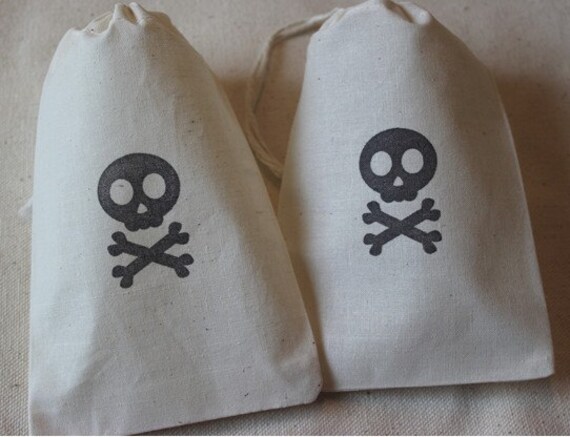 12 Muslin Favor Gift Bags - Halloween Skull and Crossbones - 4x6 Organic Cotton Treat bags Il_570xn