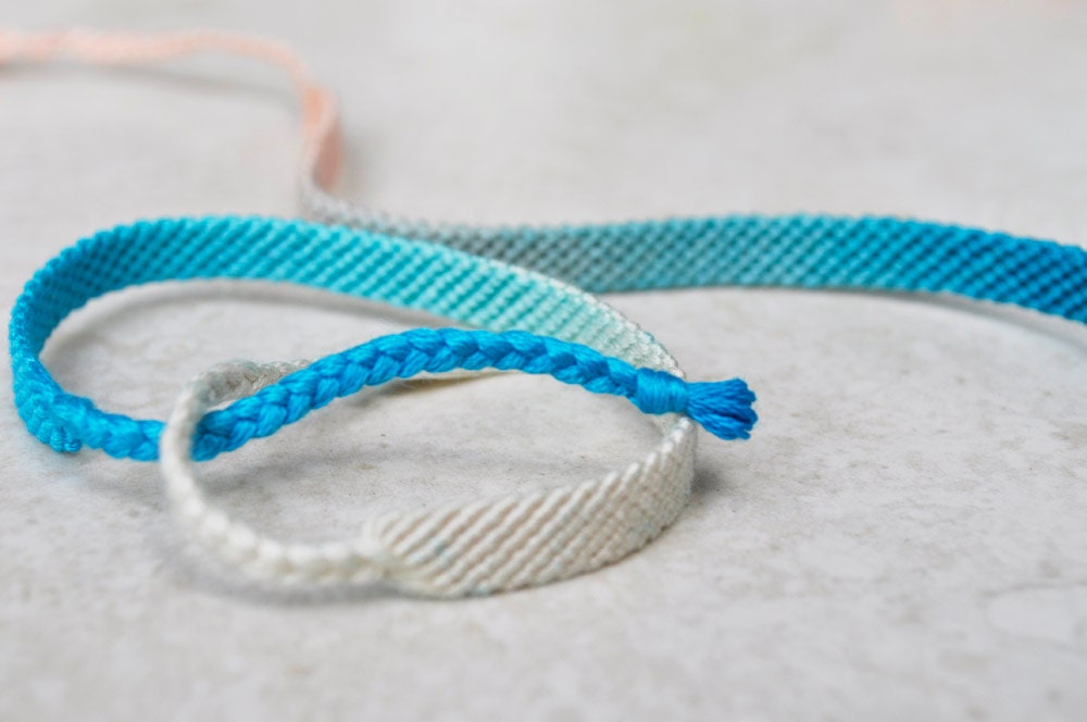 Ombre friendship bracelet blue and ecru