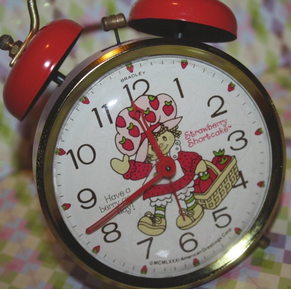 Strawberry Shortcake CLOCK Vintage Alarm clock Pink & Red