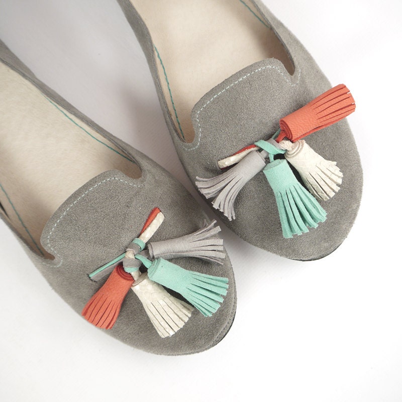The Loafers Shoes in Gray Suede and Colored Tassels - Handmade Leather Shoes