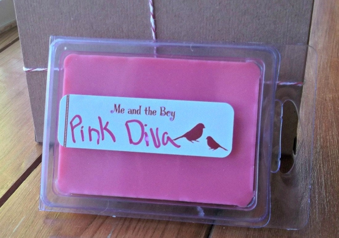 Pink diva Soy break away tart melts Highly scented. LAST ONE