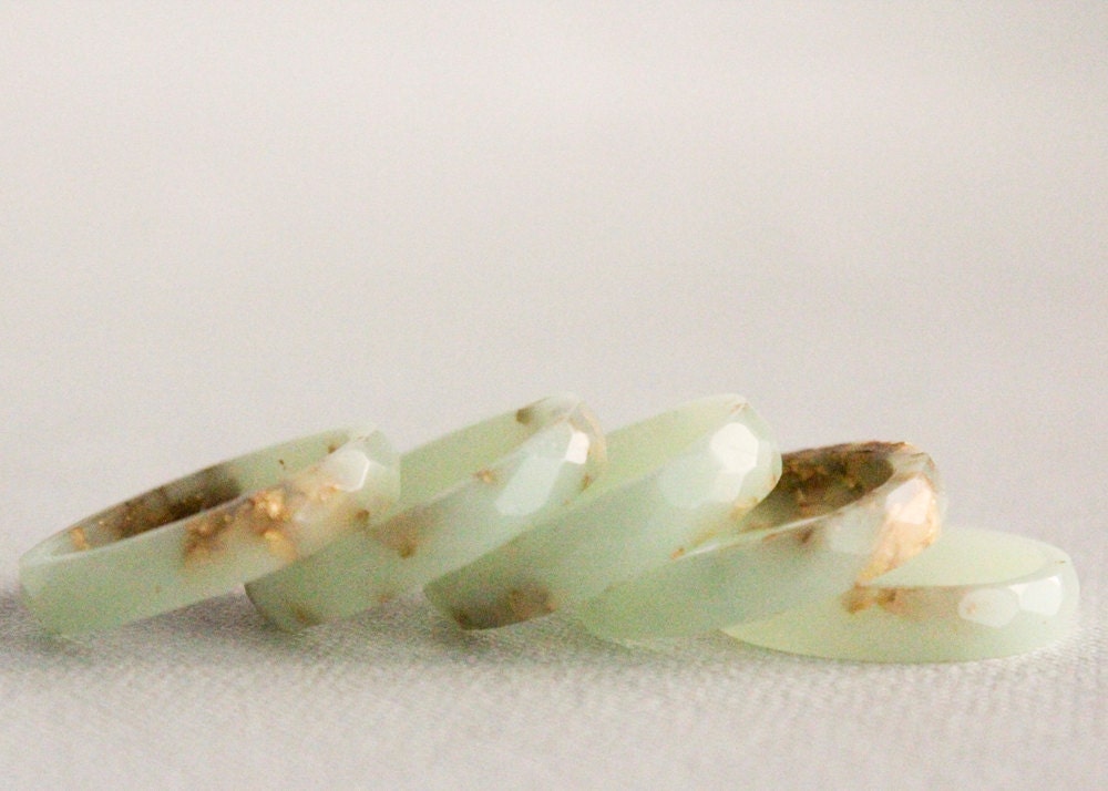 mint gold size 8 thin multifaceted eco resin ring