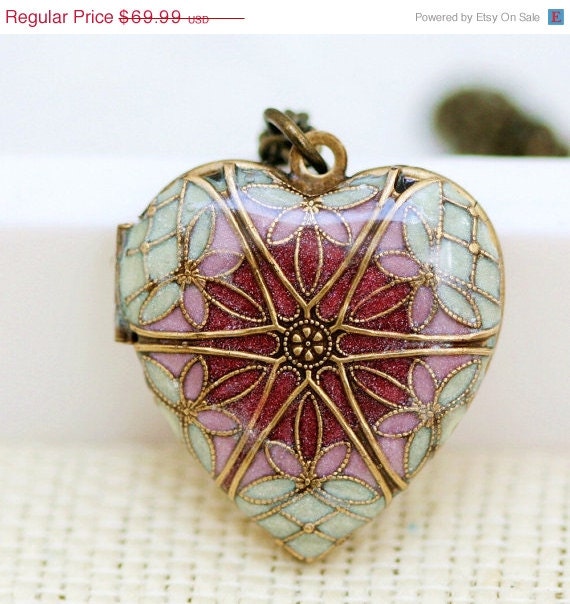 ON SALE Resin Locket,Heart Locket,Red Locket,Photo Locket,Picture Locket ,Image Locket