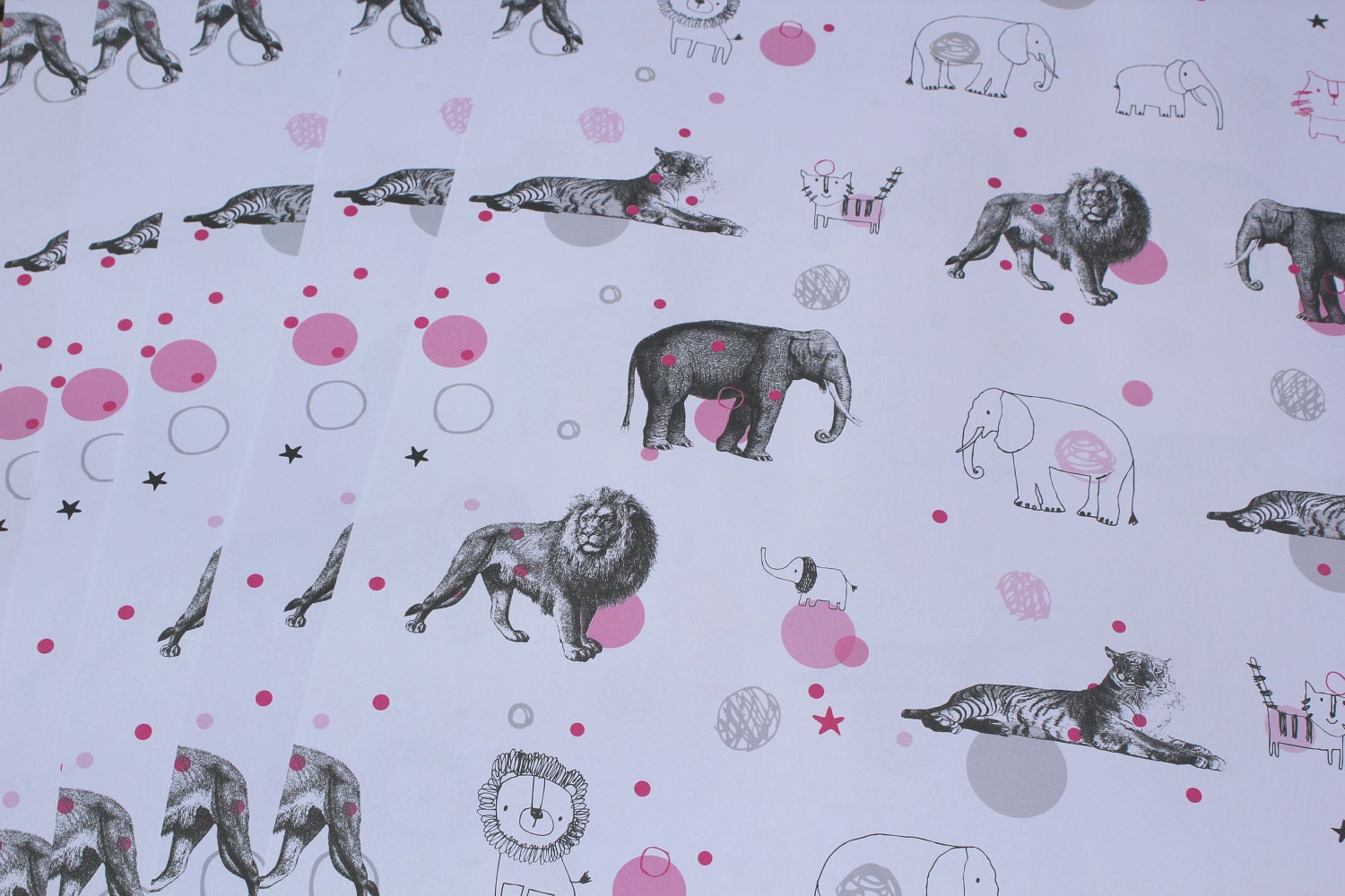 Gift Wrap: 5 x Sheets of Wrapping Paper Animal Circus Design
