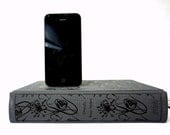 The Gray - Dracula booksi Dock for iPhone and iPod
