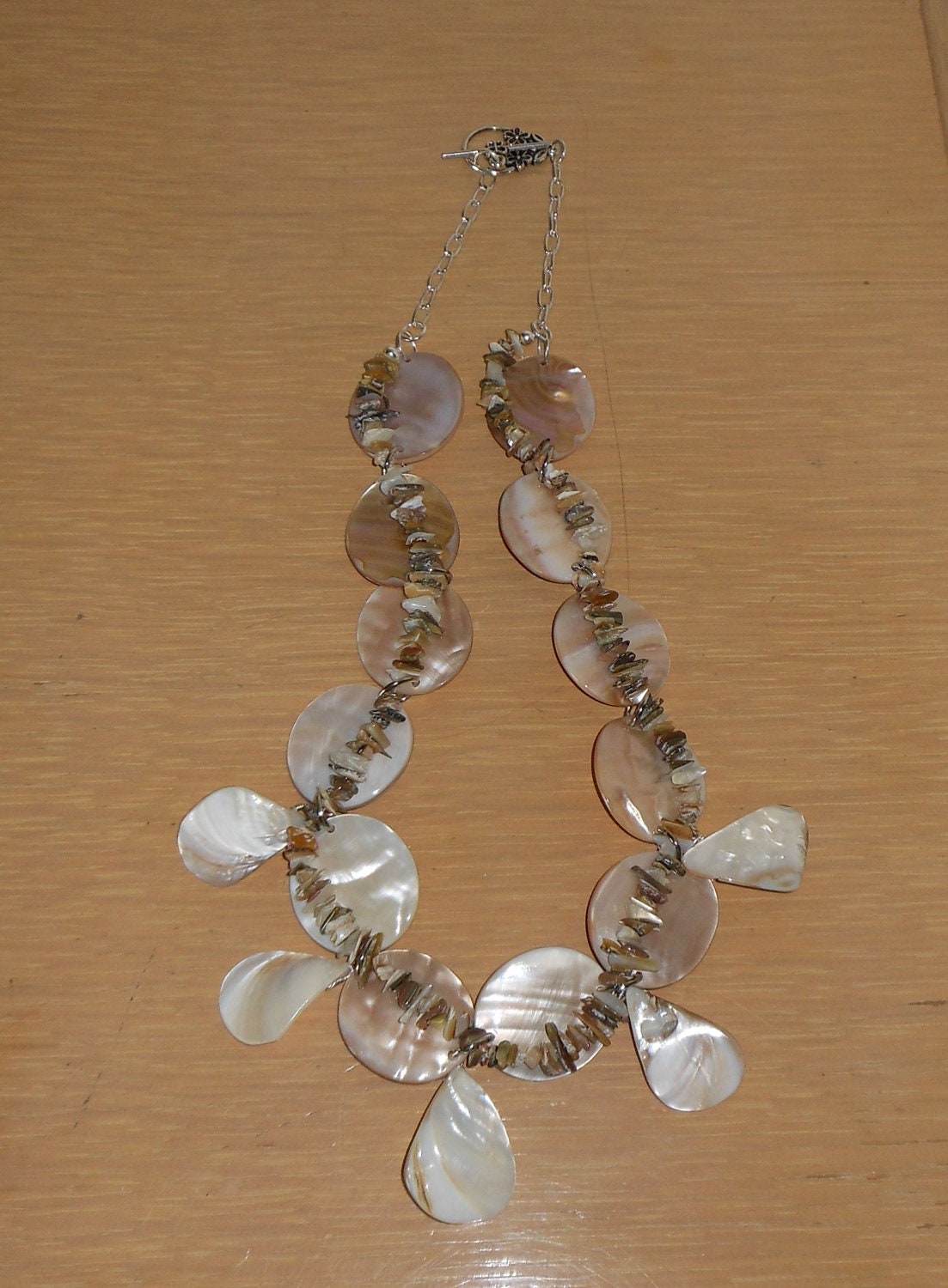 Magnificent Mother of Pearl/Necklace with ovals teardrops and chips of mother of pearl