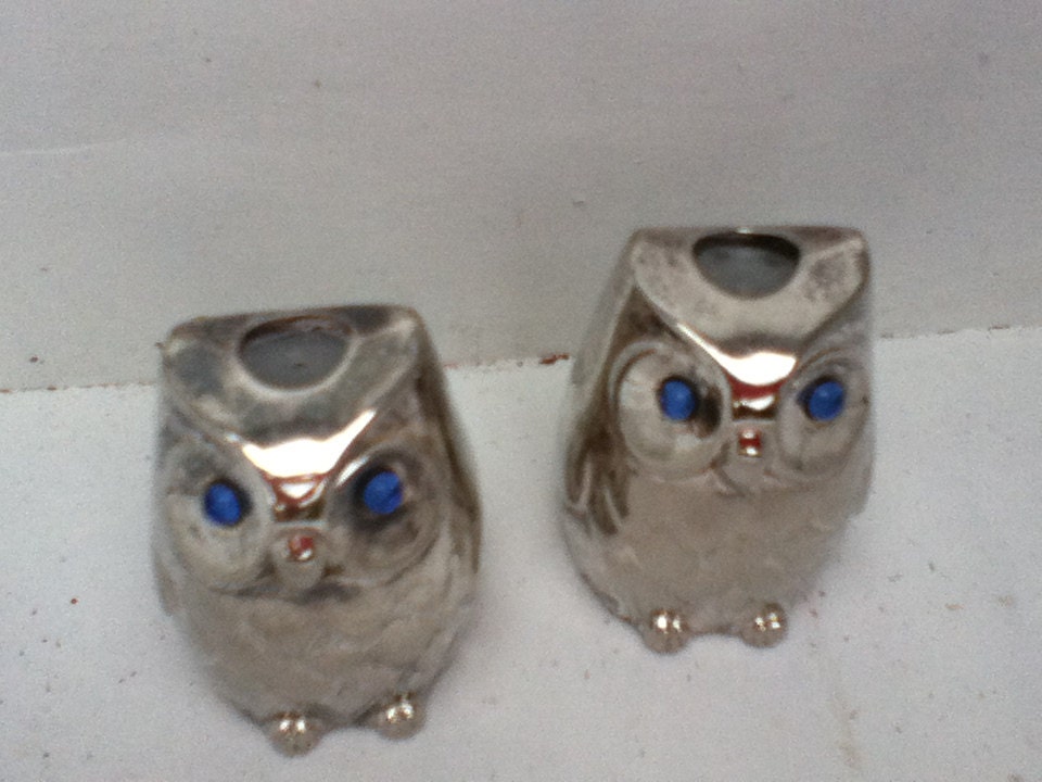 silver plate owl salt and pepper shaker vintage small blue eyes made in hong kong