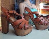 1970s Platform Heels Leather & Wood Size 8 Boho Disco