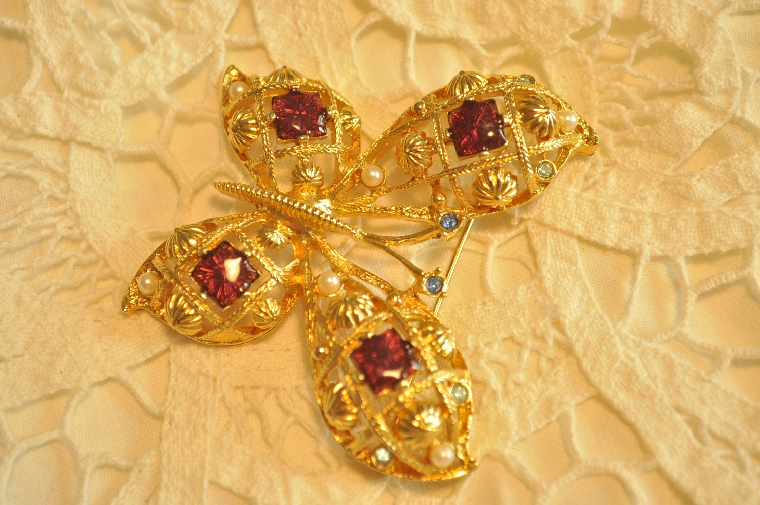 Vintage Gold Finish Butterfly w Amber Blue Rhinestone & Pearl Brooch Pin AVON