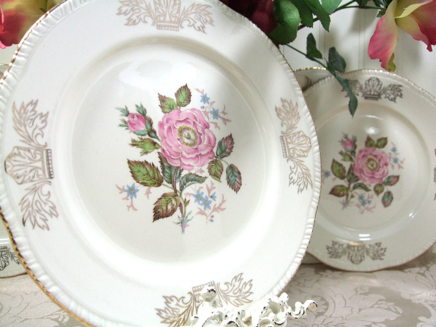 8 Dinner Plates Homer Laughlin Queen Esther Pattern Circa 1950