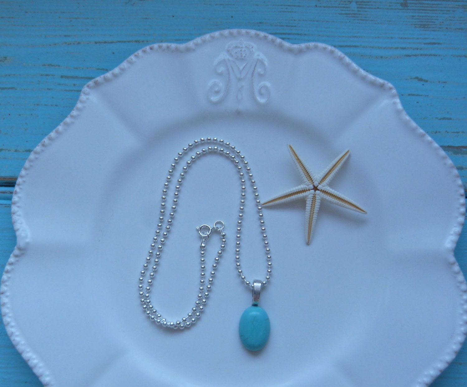 beachcomber turquoise howlite necklace beach boho