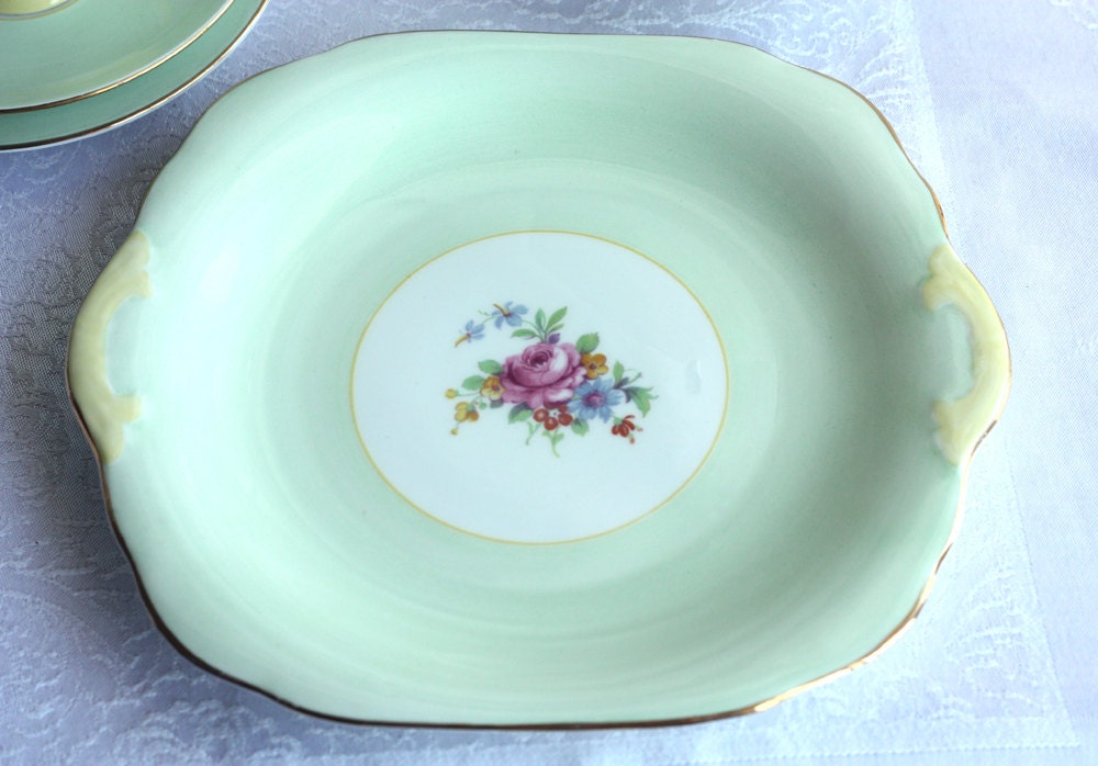 Pretty Vintage Pale Green Cake Plate By NancysVintageChina