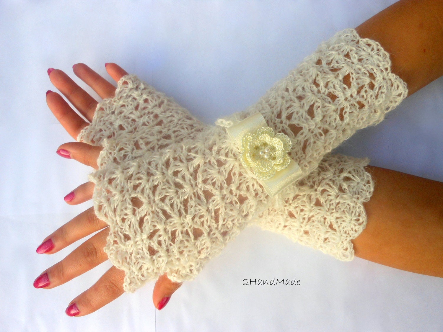 Lace Crochet Fingerless Gloves Wedding Ivory Vintage Style Hand Warmers Romantic Irish Flower Fluffy Kid Mohair flirty romantic feminine