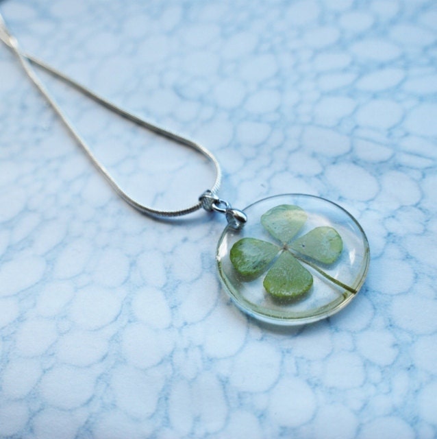 Four Leaf Clover Necklace Lucky Charm St. Patrick Resin Jewelry Irish Transparent Pendant 925 Silver Plated