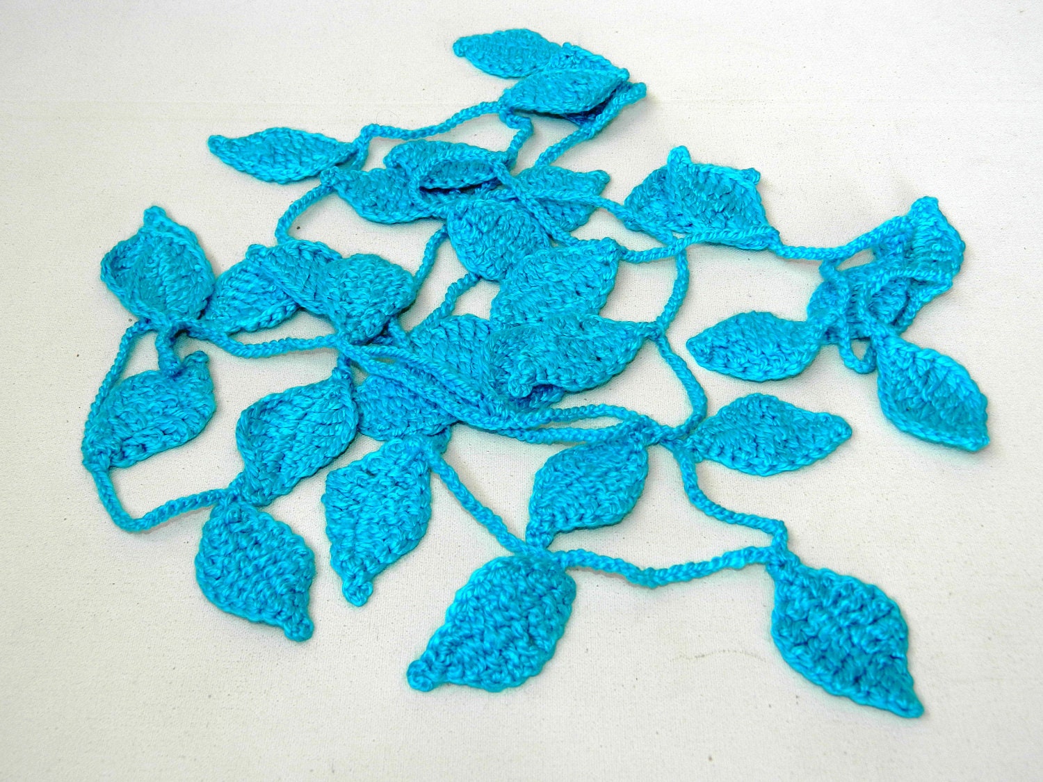 Handmade Crochet ivy, aqua turquoise ivy leafs Lariat Scarf. Fashion Flower Scarves, Necklace...
