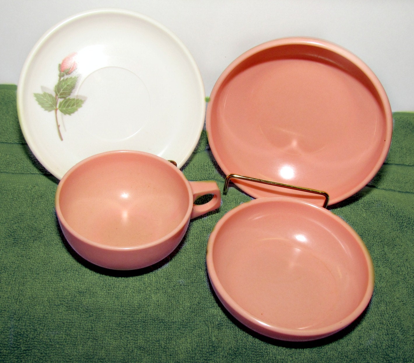 Vintage Harmony House 'Catalina' Melmac Dinnerware Pieces