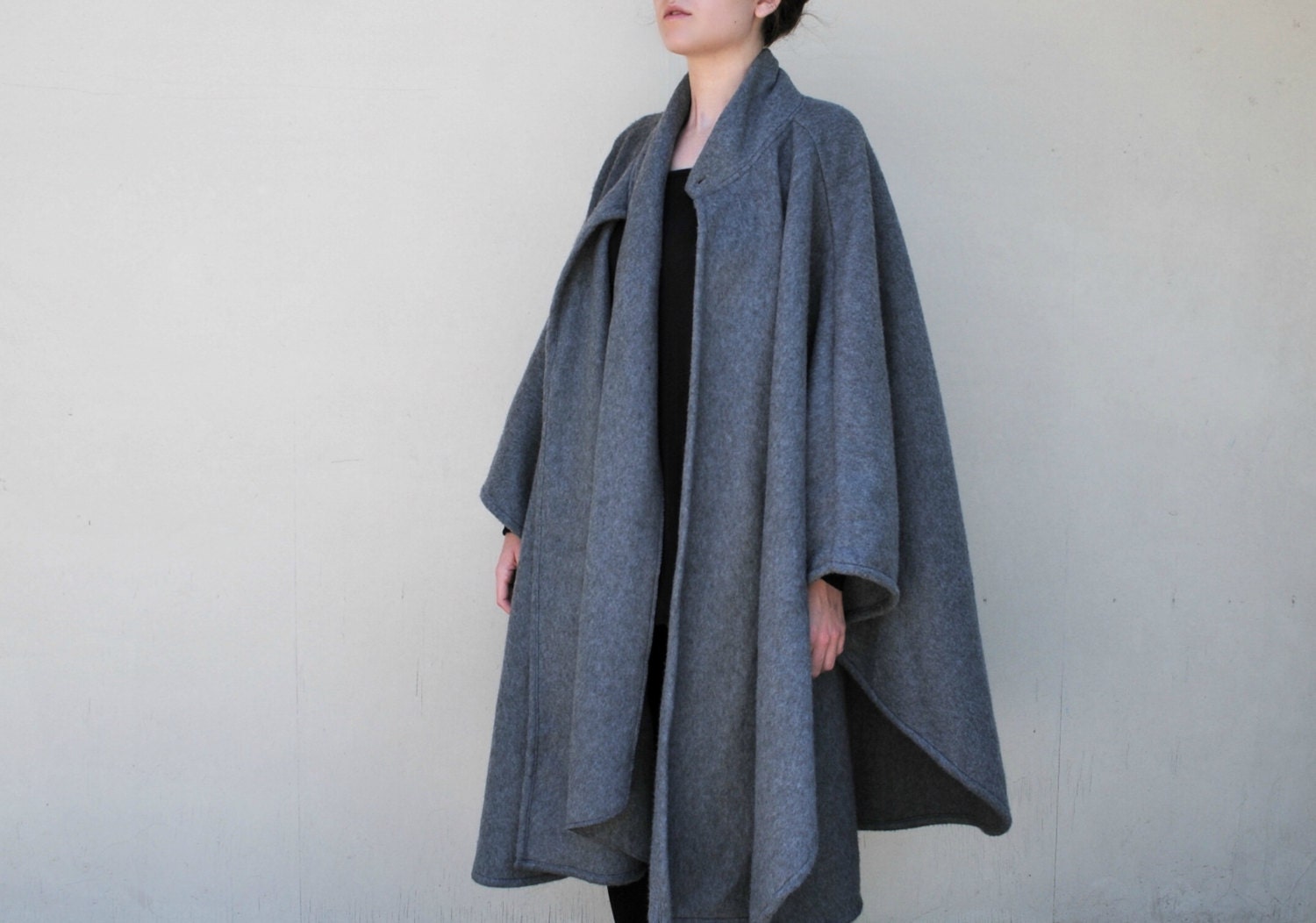 MAE.VALENTE Vintage Gray Fleece Cape