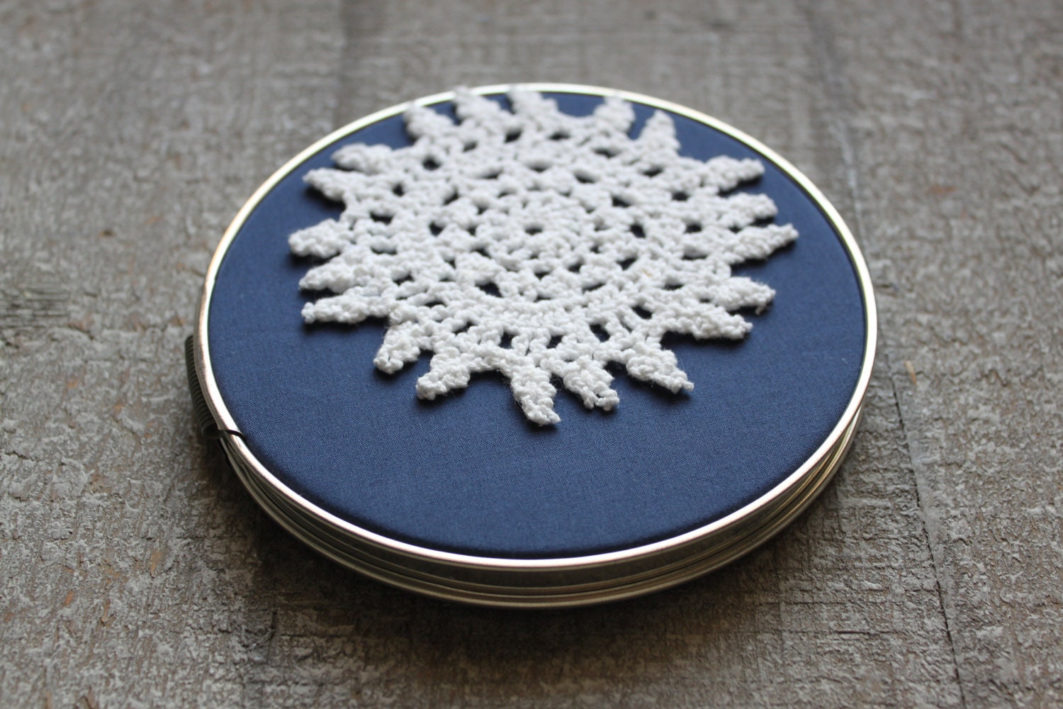 Christmas Chic Vintage Embroidery Hoop Lace Doily Wall Decor