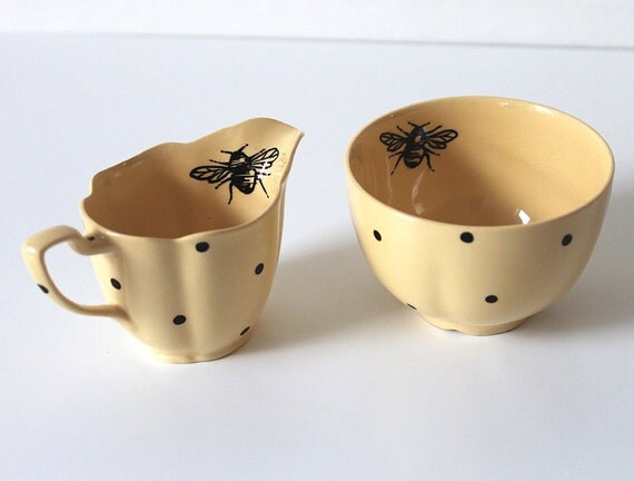 Queen Bee milk jug and sugar bowl set