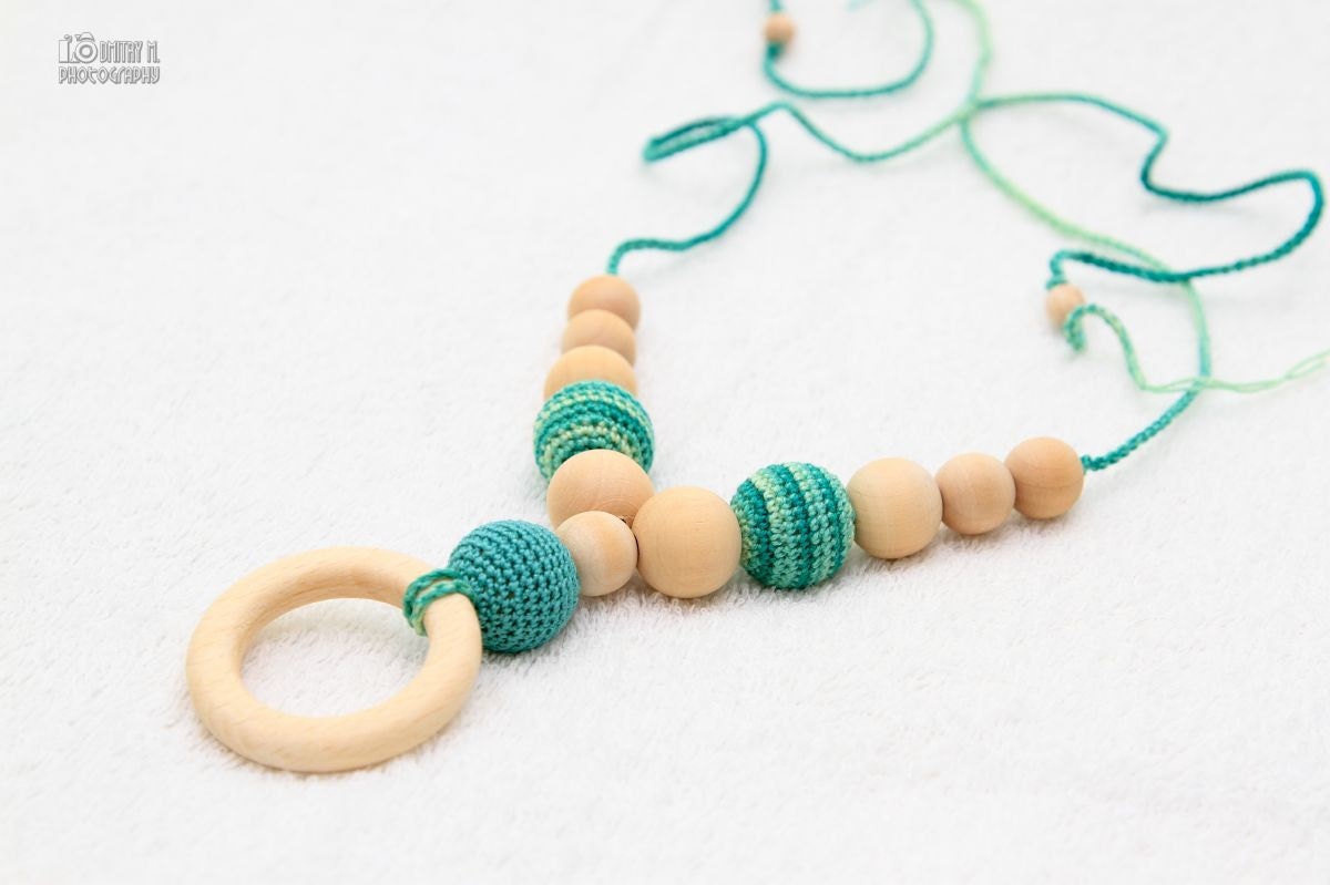 Organic Nursing mom necklace Teething necklace with wooden ring pendant - green, mint green, natural wooden beads.Breastfeeding accessory