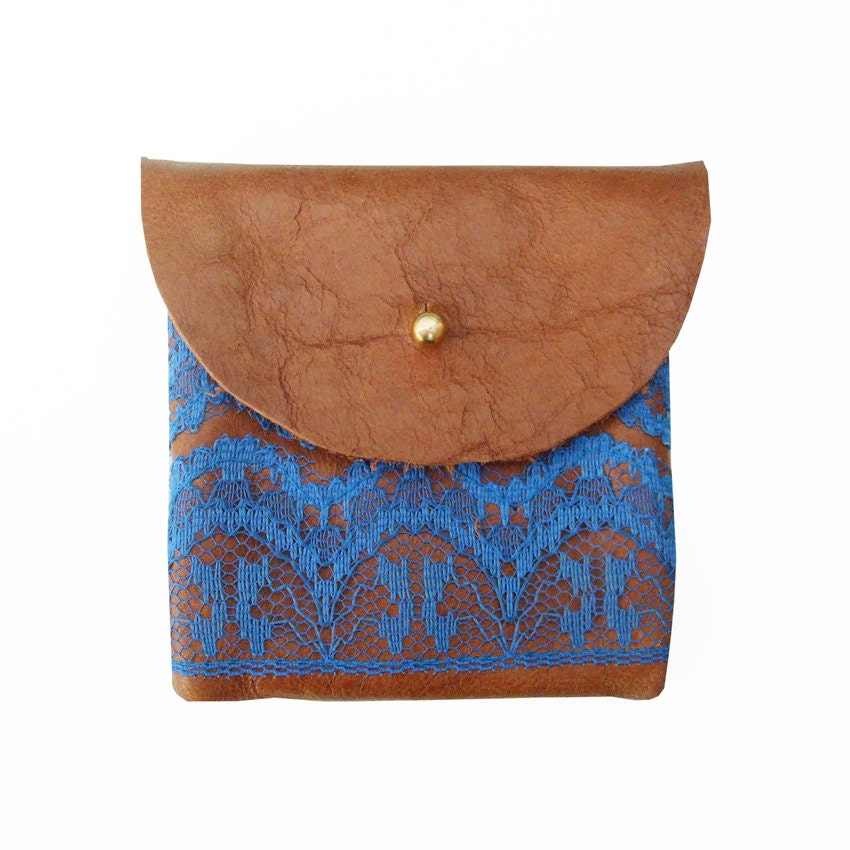 COIN PURSE // brown leather with blue lace