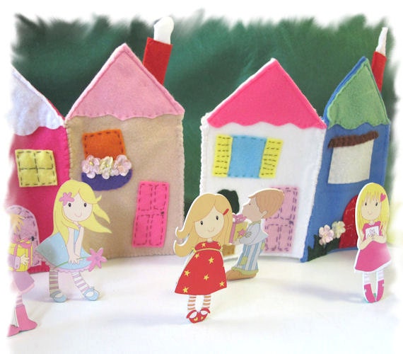 Travel Toy, Pocket Dollshouse, two wooden dolls, Waldorf Toy