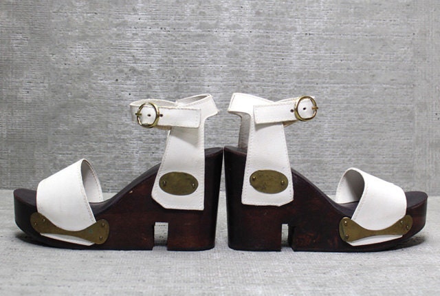 Vtg 70s White Leather Wood Monster Platform Wedge Sandals 5