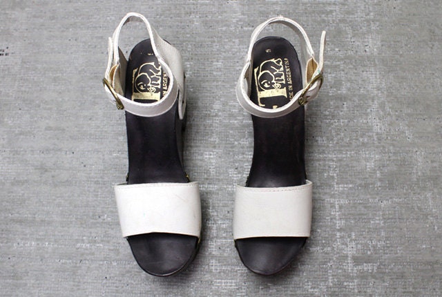 Vtg 70s White Leather Wood Monster Platform Wedge Sandals 5