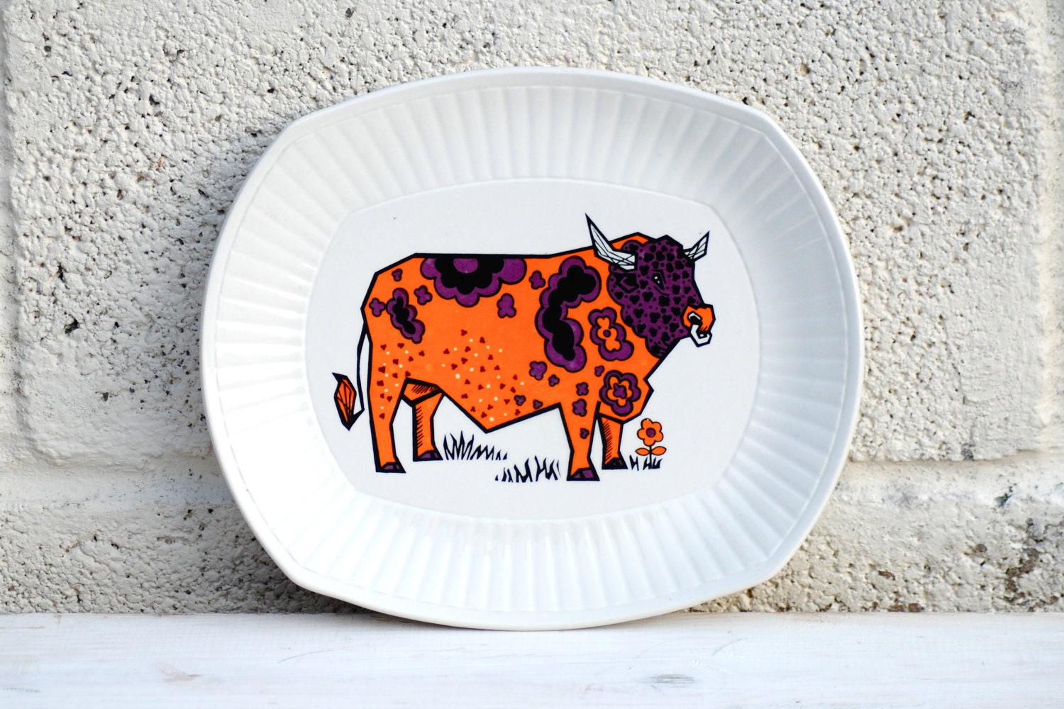 Retro Steak Plate Bright Colourful Cow Beefeater plate Ironstone Bull Vintage Ceramics