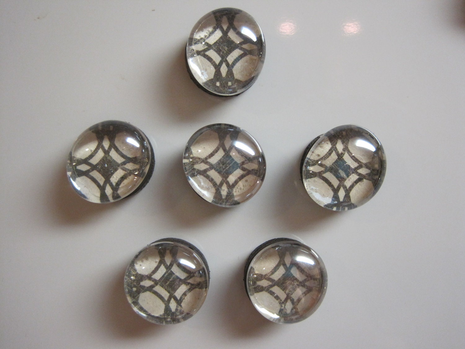 Overlapping Circles Glass Button Magnets - Set of 6
