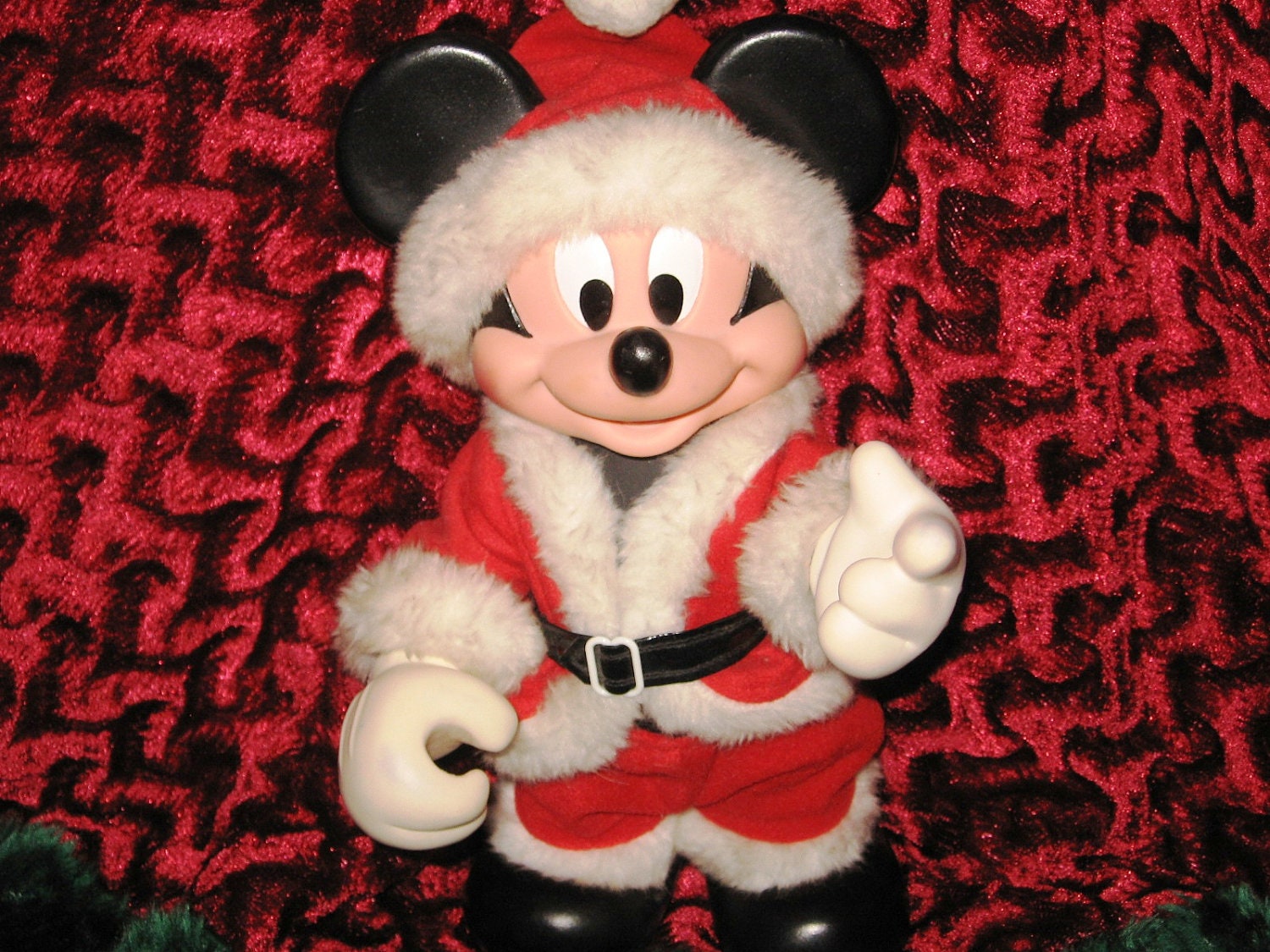 Santa Mickey Mouse from Ecclectibles Shop on Etsy Santa Mickey Mouse from Ecclectibles Shop on Etsy