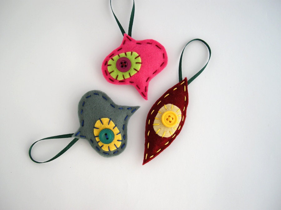 Christmas felt decorations - Retro holiday ornaments in pink, grey, burgundy