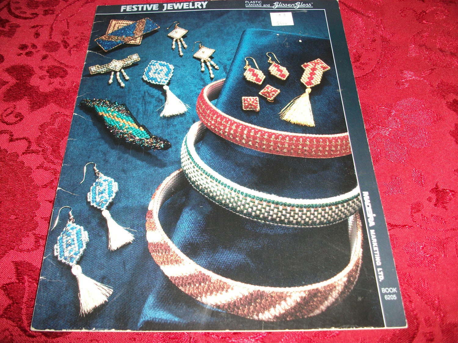 Festive Jewelry with Plastic Canvas by Kathys25thHour on Etsy