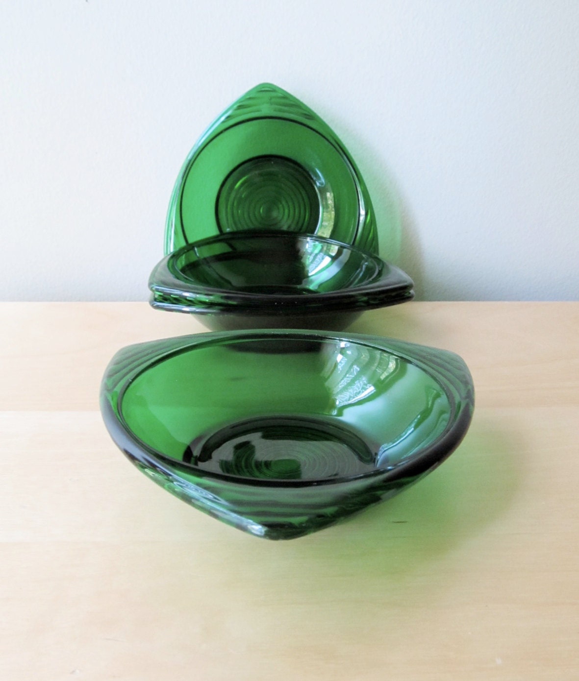 emerald green glass bowls art deco triangle dishes anchor hocking glass - ionesAttic