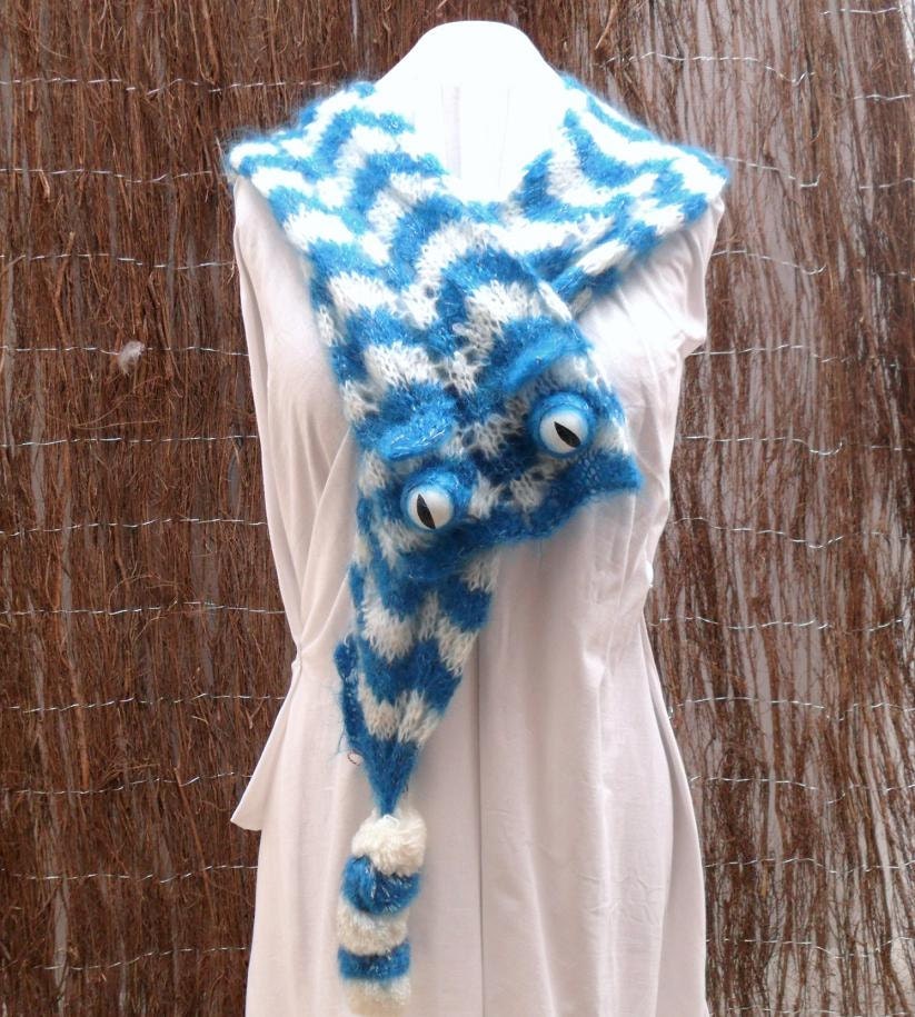 Blue Tom - A Cheshire Cat Scarf