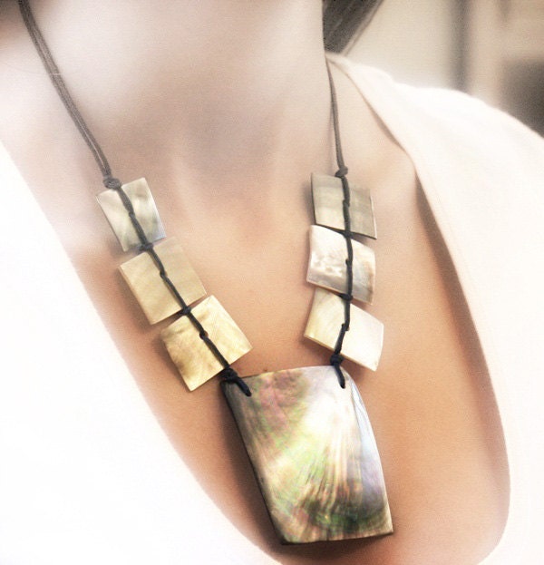 Abalone Necklace. Dramatic Geometric STATEMENT Necklace. Modern Beach Jewelry. Nude Neutral Beige High Luster Polished Shell.  tagt