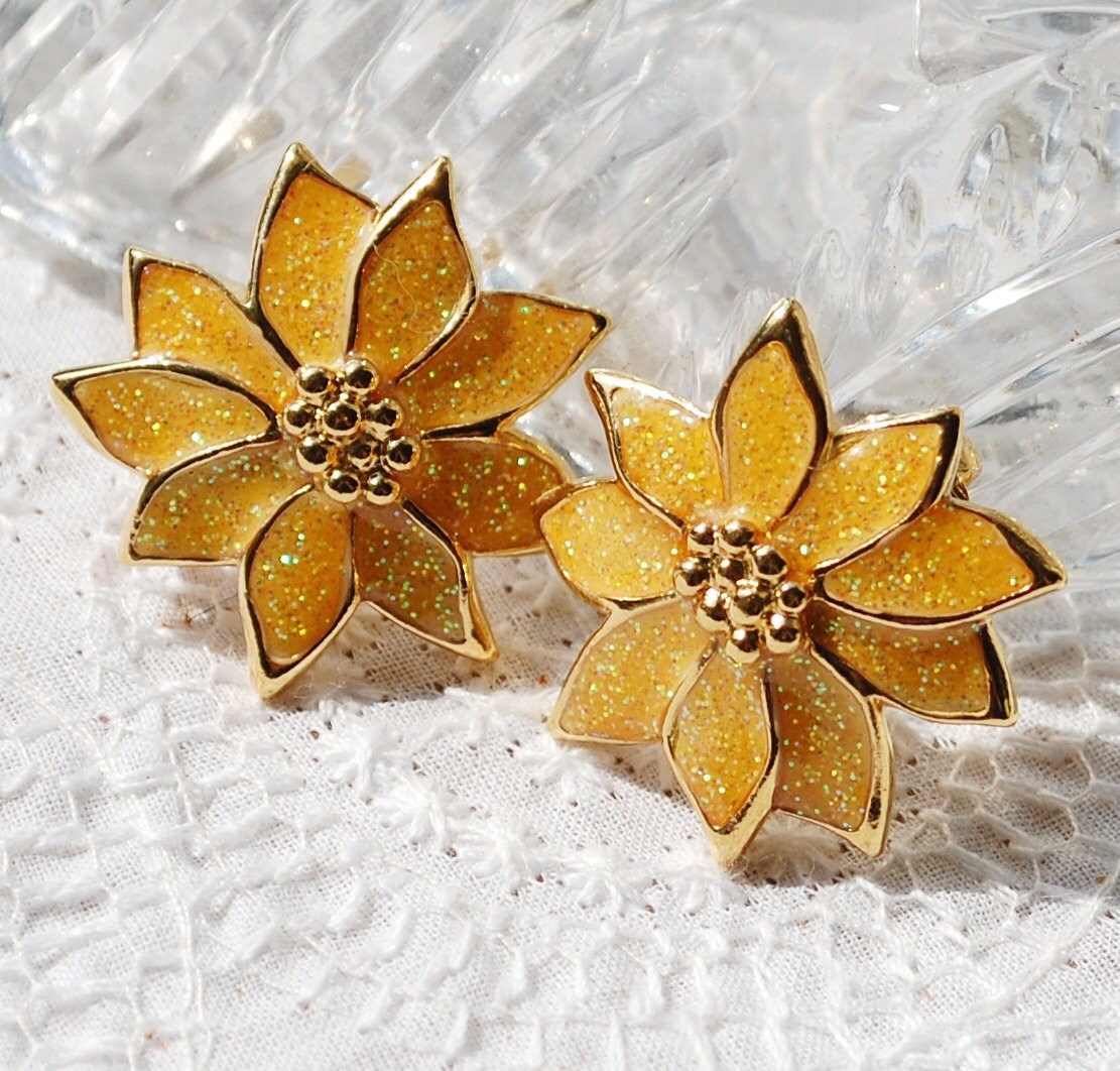Vintage Christmas Earrings, Poinsettia Flowers, Gold Glitter Enamel, Clip-ons, 1950s 1960s Mid Century Mad Men, Holiday Floral Jewelry