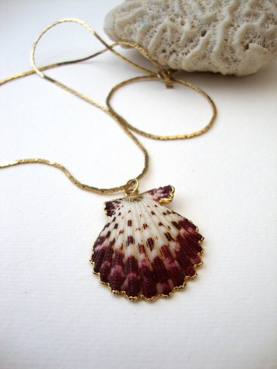 Vintage Shell Necklace Spotted Little Shell by SurLhistoire